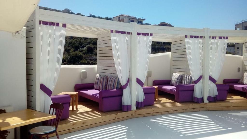 Piko Studio Bougainville Saranda