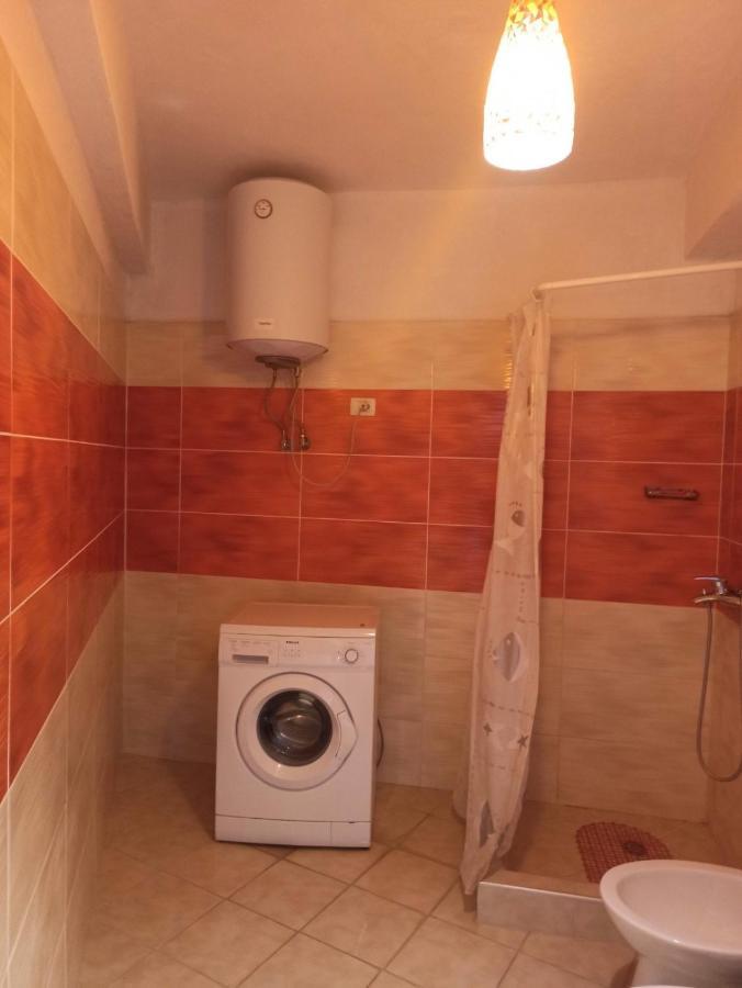 Piko Studio Bougainville Sarandë